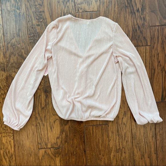 Simple & elegant blouse, shimmery pink, long sleeve, elastic wrist and waist - Picture 2 of 6